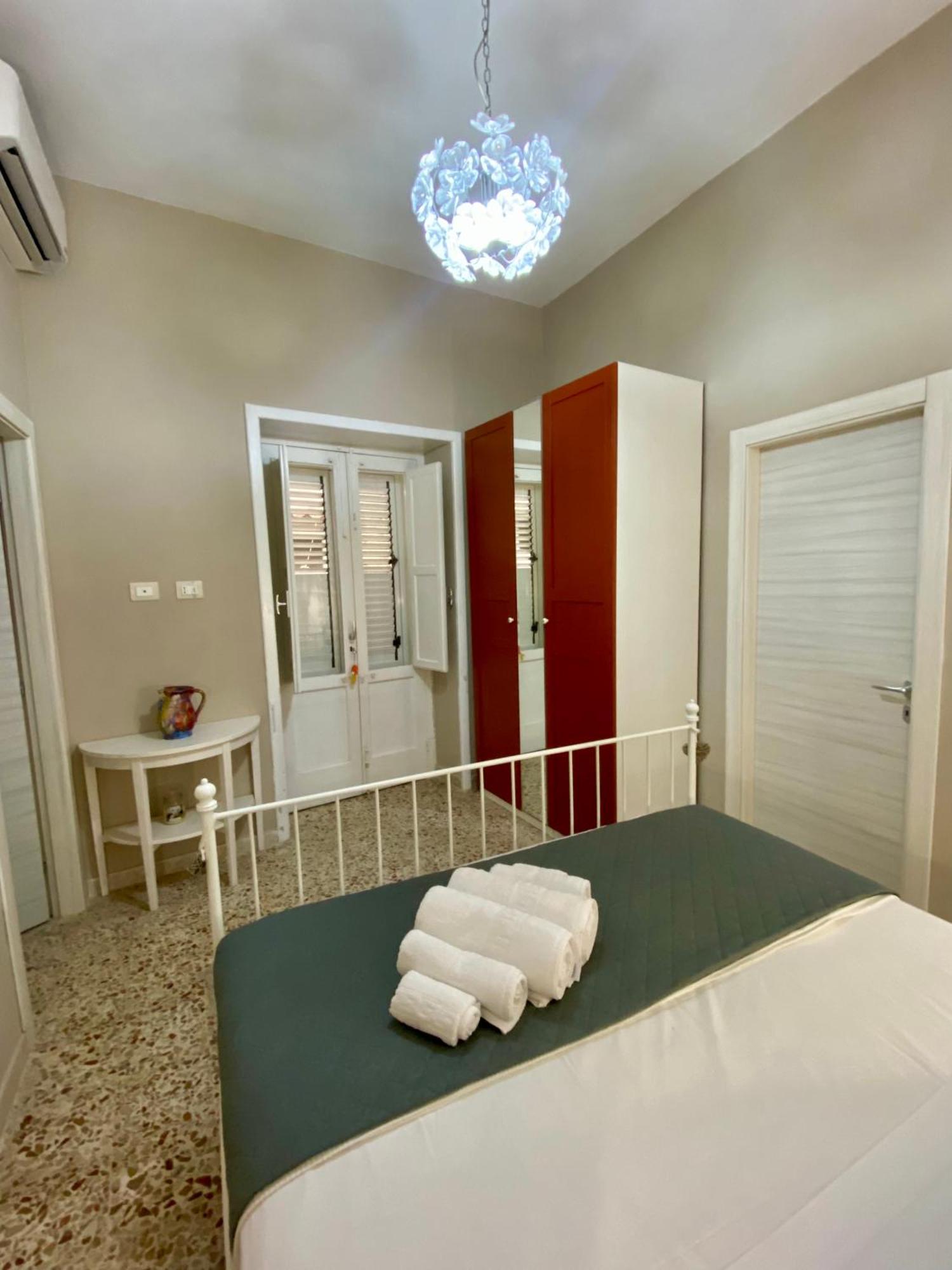 Delizia House Ortigia,Centro Citta, Vicino Al Mare Apartman Szirakúza Kültér fotó